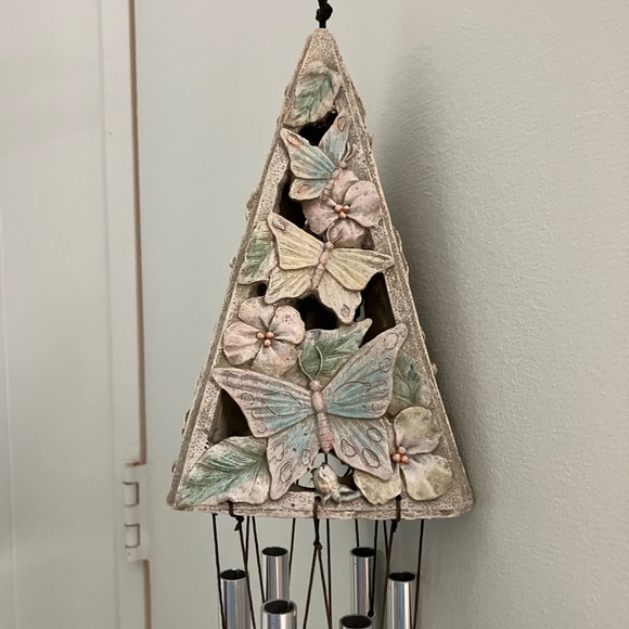 Wind Chimes New with Butterfly Motif - Picture 1 of 7